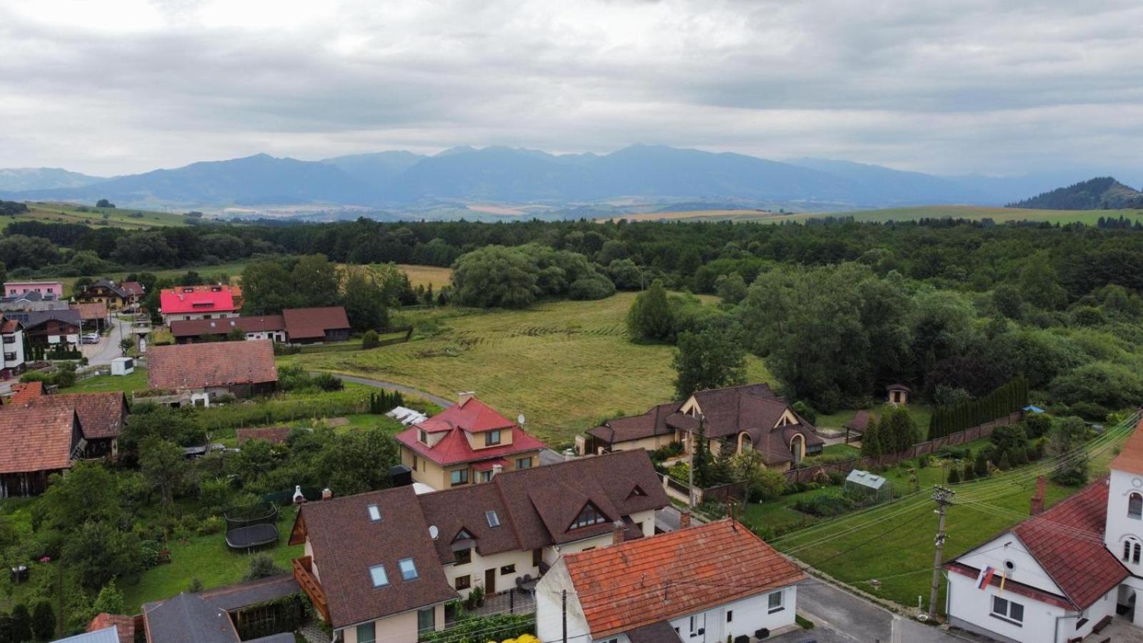 Готель Berg Liptov Ліптовський Мікулаш Екстер'єр фото